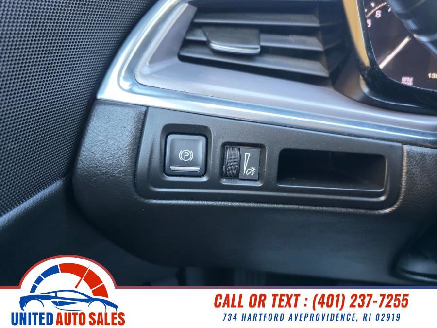 Used 2017 Cadillac XT5 Luxury w/ Driver Awareness Package image 19