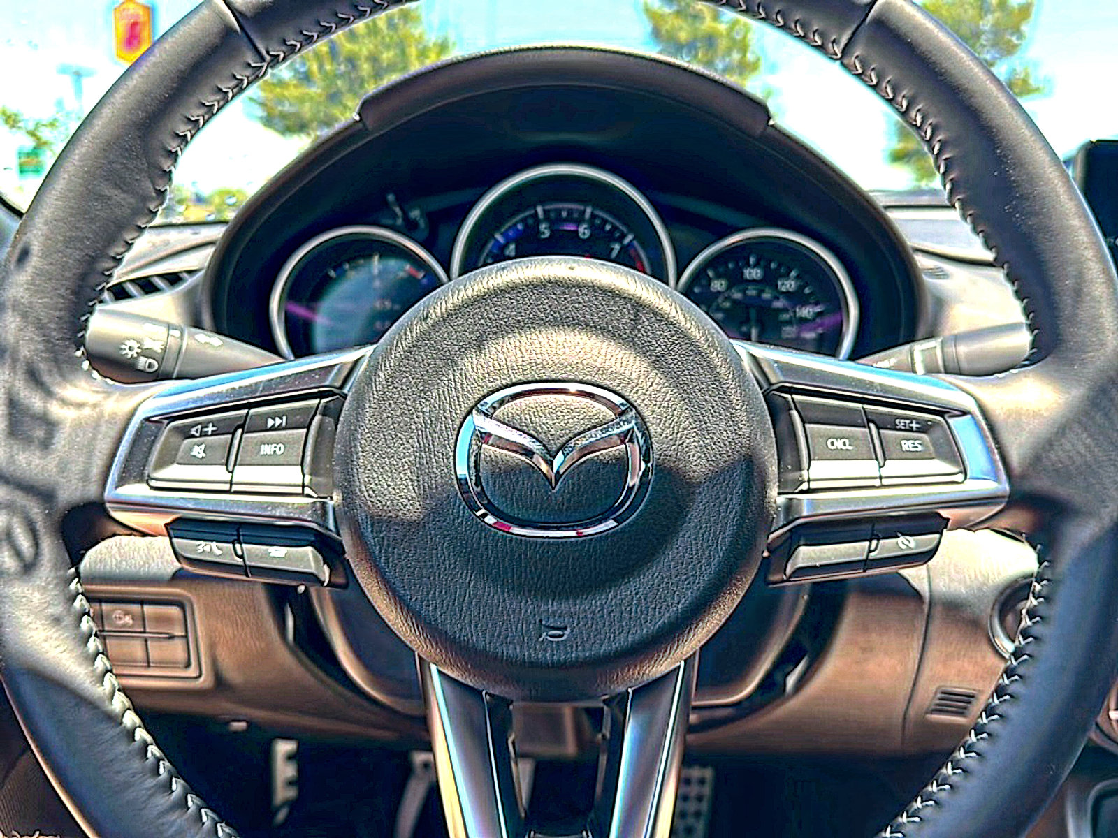 New 2026 MAZDA MX-5 Miata Club w/ Interior Package RWD image 17