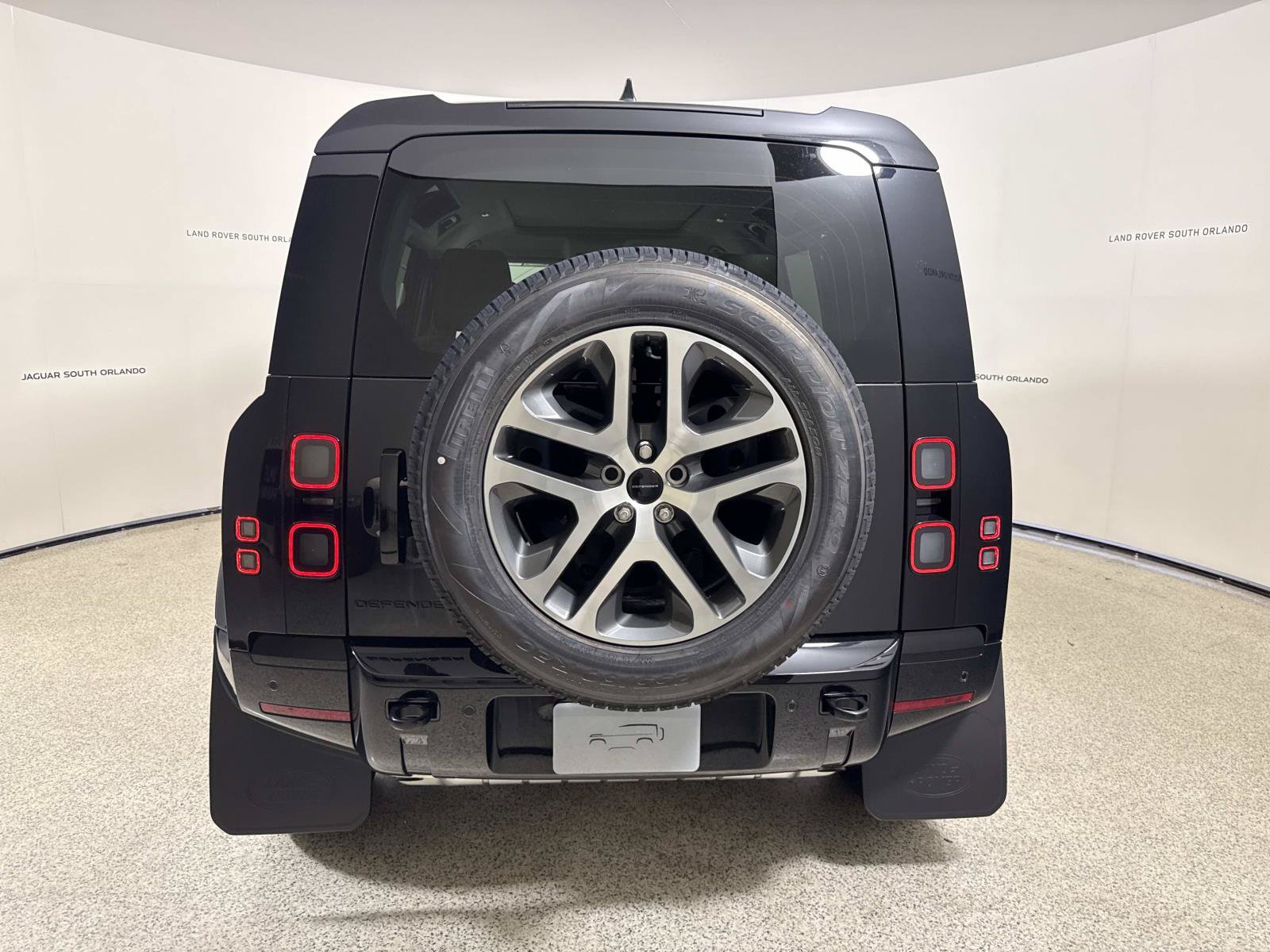 New 2026 Land Rover Defender 110 X-Dynamic SE AWD/4WD image 4