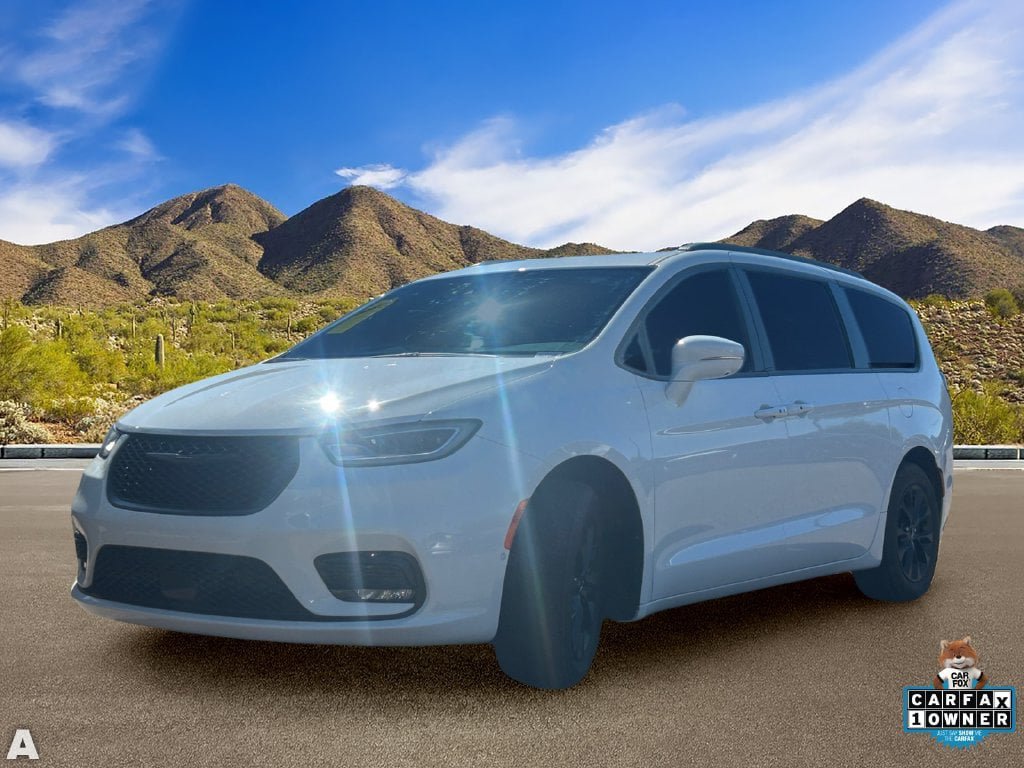 Used 2021 Chrysler Pacifica Touring-L w/ Uconnect Theater Family Group FWD image 2