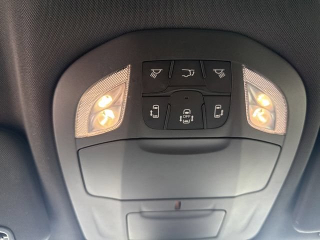 Used 2025 Chrysler Pacifica Select FWD image 35