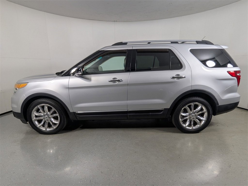 Used 2014 Ford Explorer XLT w/ Equipment Group 202A image 4