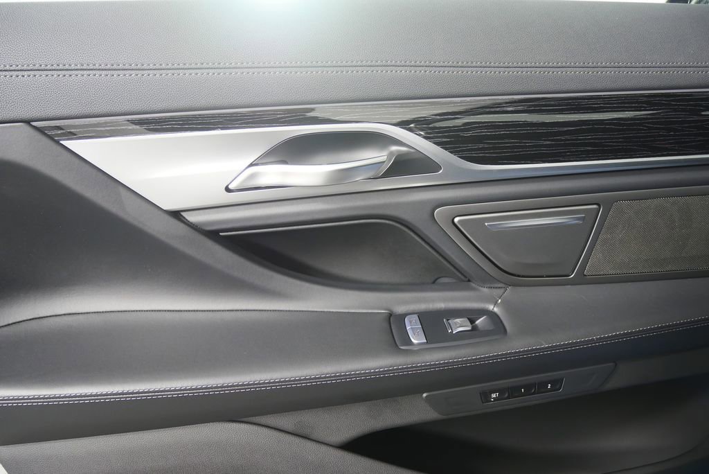 Used 2022 BMW 740i xDrive w/ M Sport Package image 14