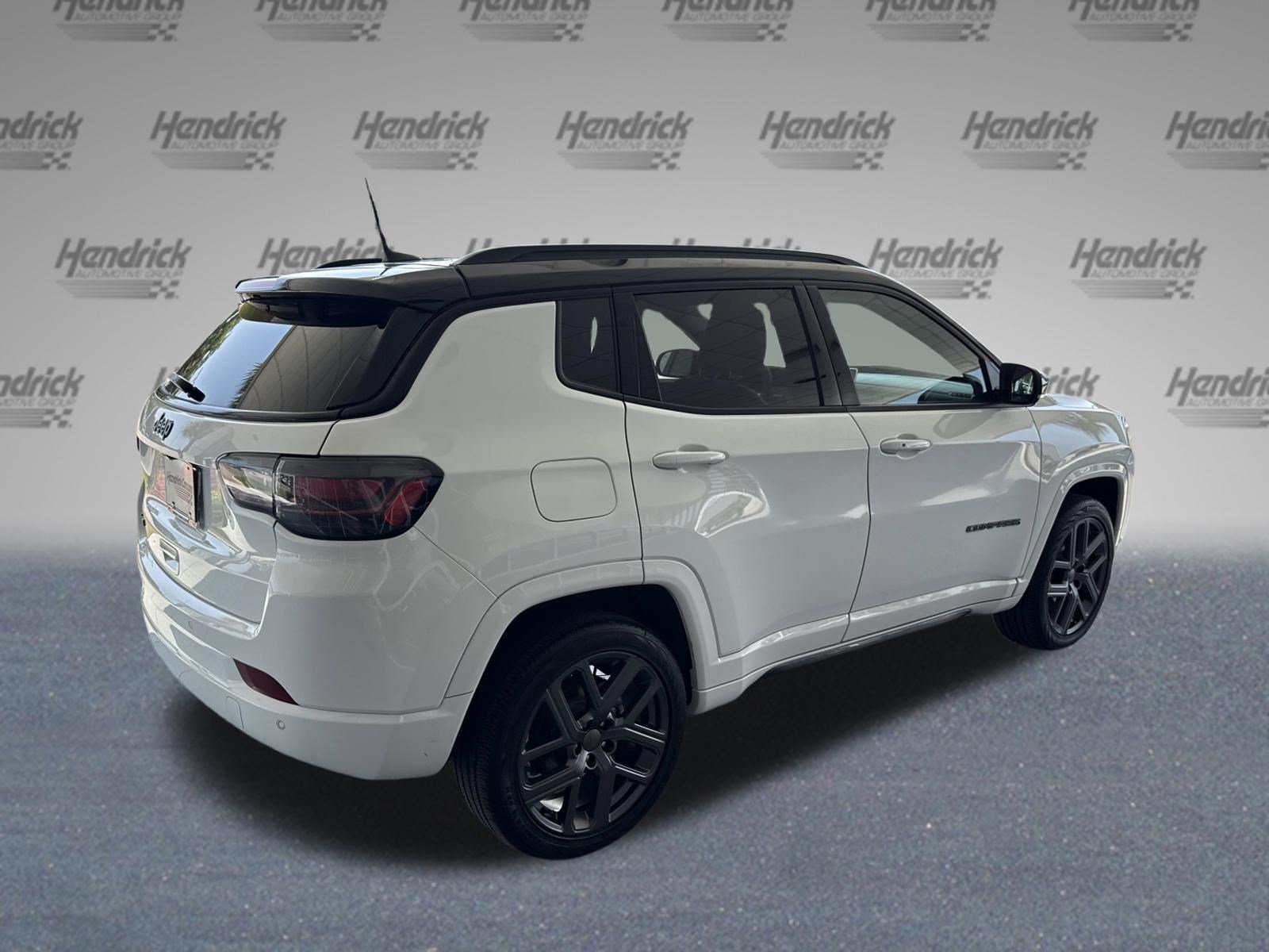 Used 2024 Jeep Compass Limited w/ High Altitude Package AWD/4WD image 9
