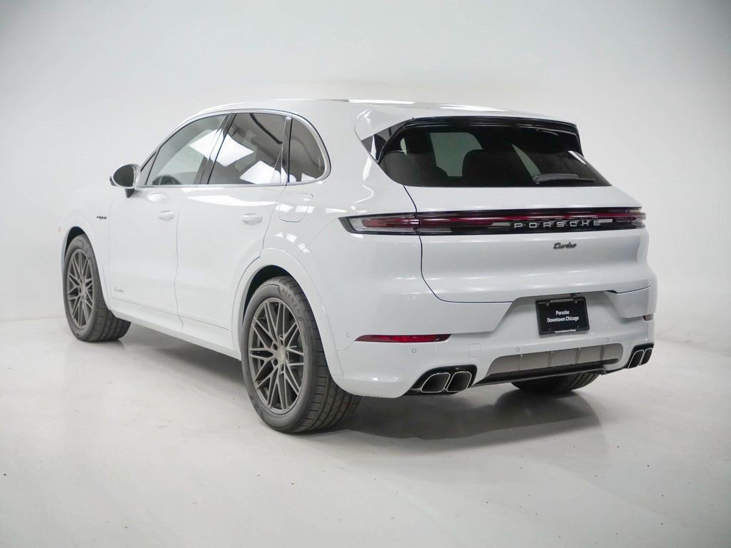 Certified 2025 Porsche Cayenne Turbo image 3