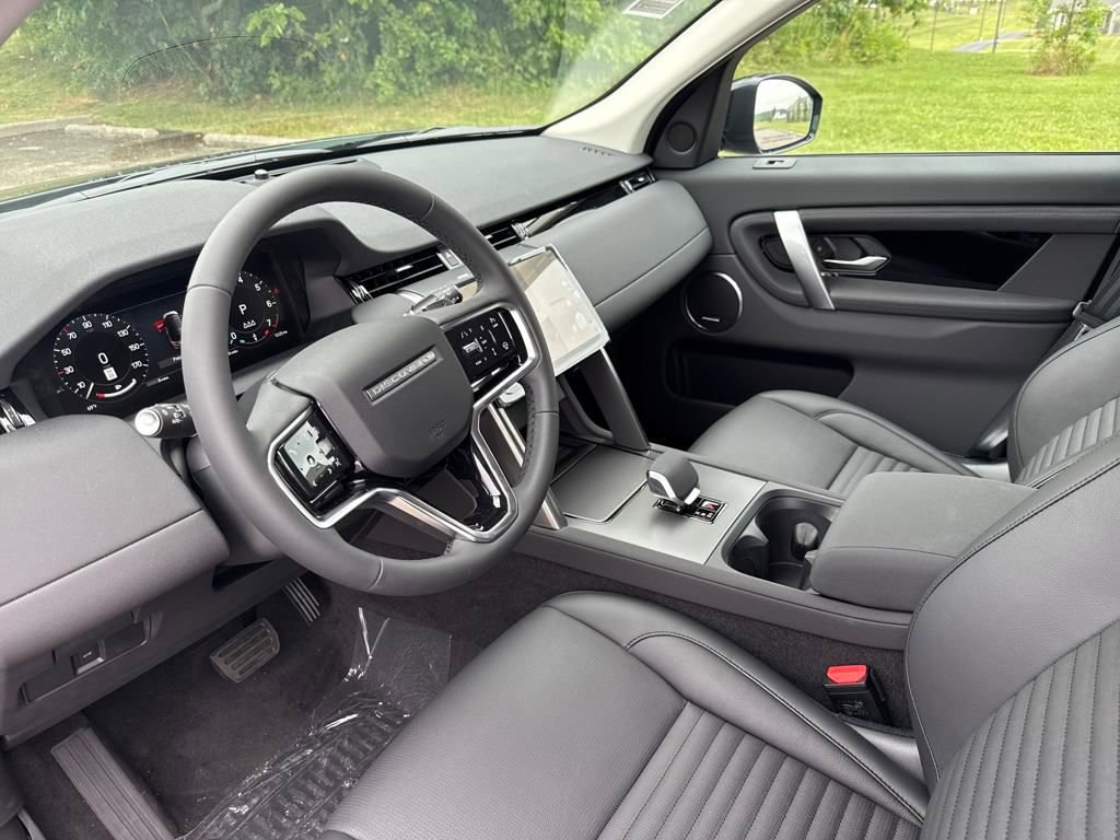 New 2025 Land Rover Discovery Sport S image 12