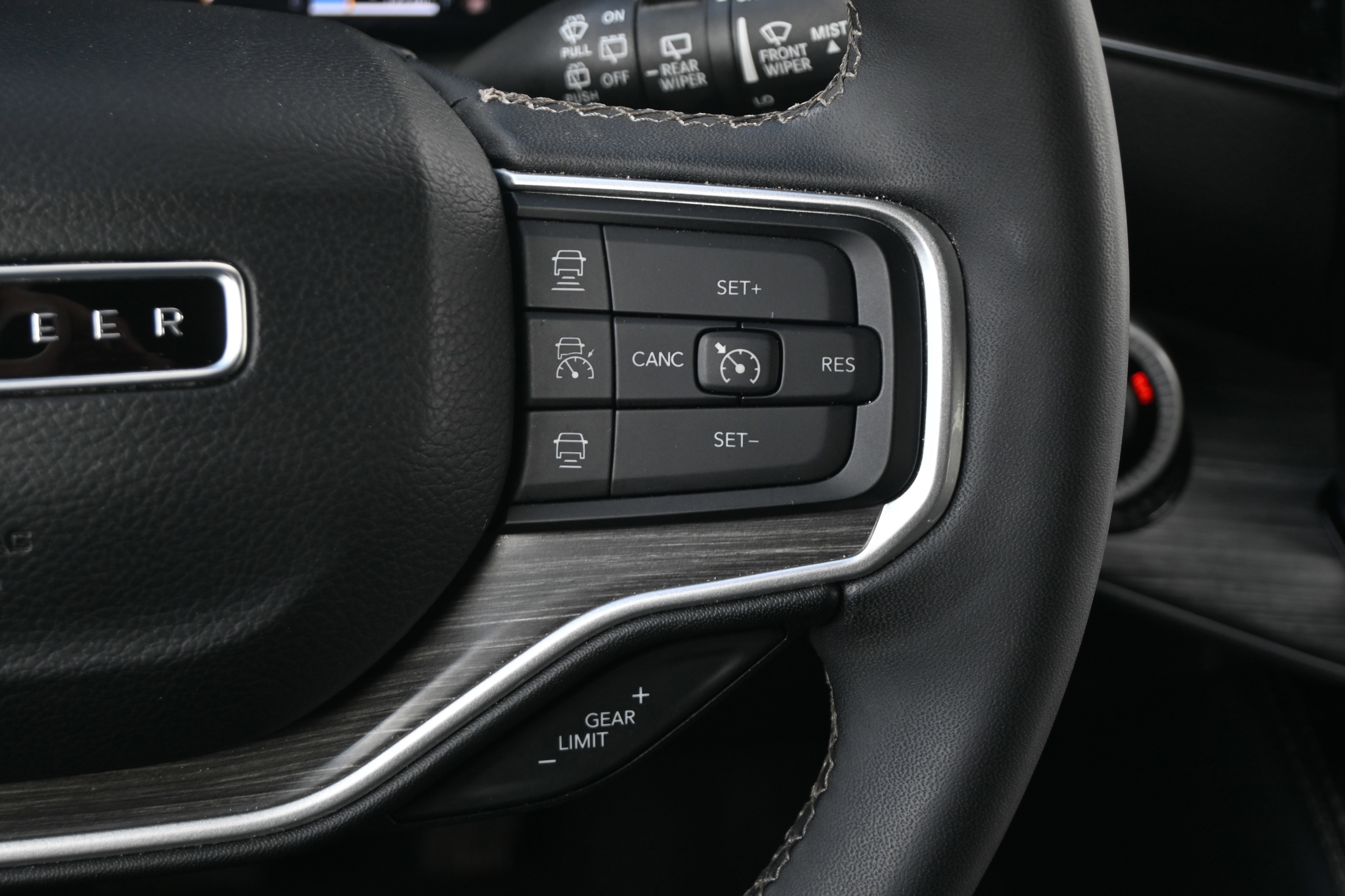 Used 2024 Jeep Wagoneer Series III image 32