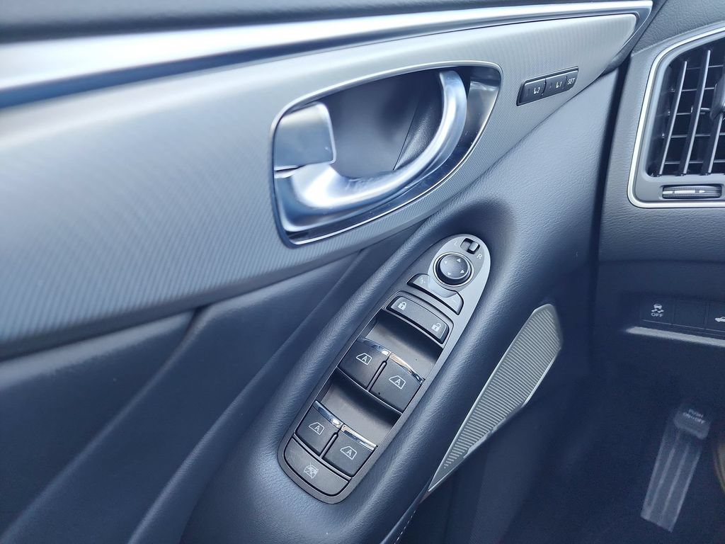 Used 2023 INFINITI Q50 Luxe w/ Cargo Package RWD image 13