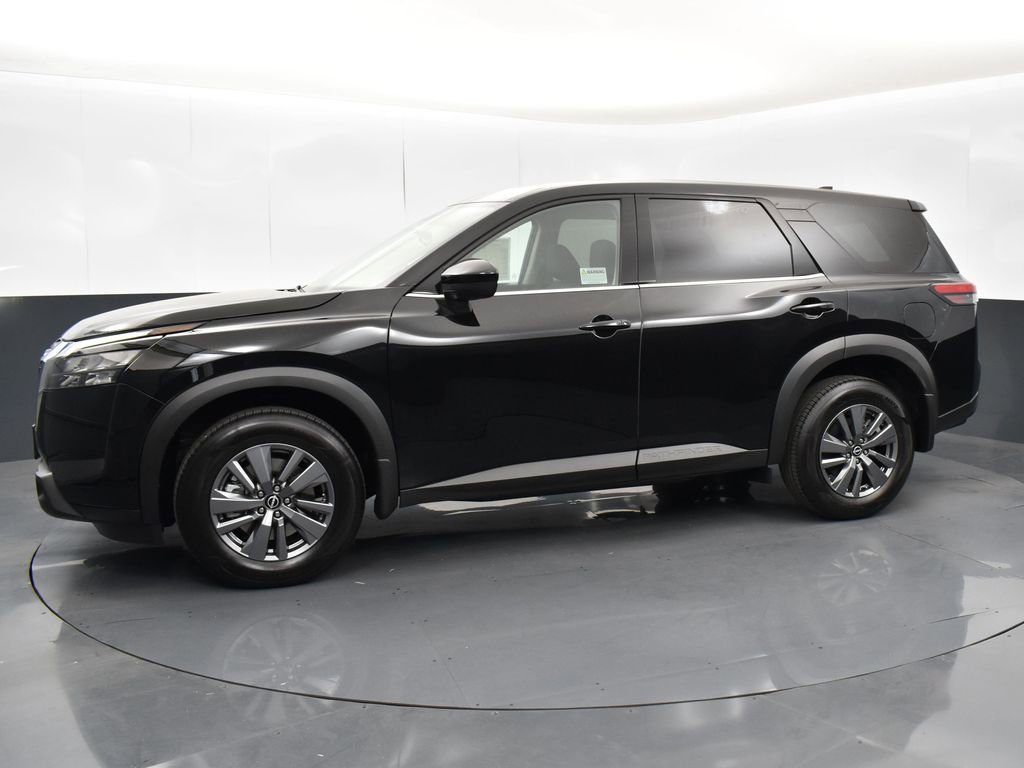 New 2025 Nissan Pathfinder S image 4