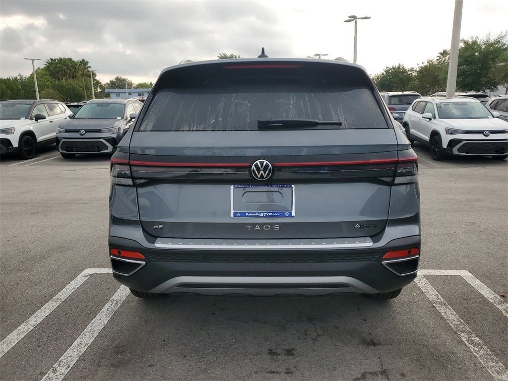 New 2025 Volkswagen Taos SE image 4