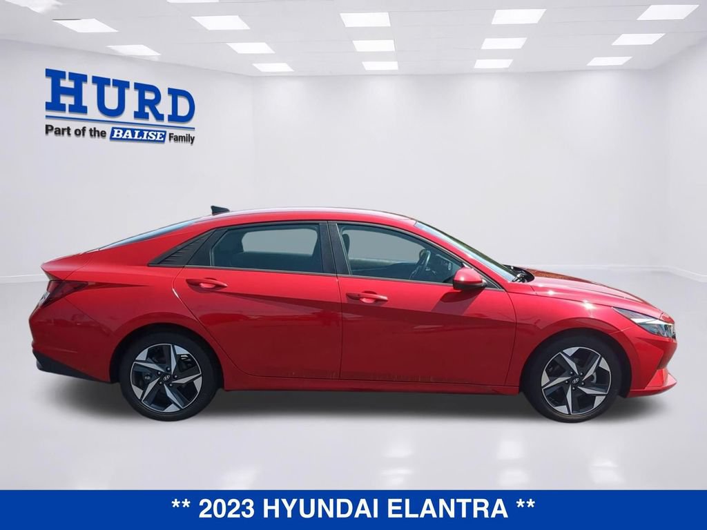 Used 2023 Hyundai Elantra SEL w/ Convenience Package FWD video 2