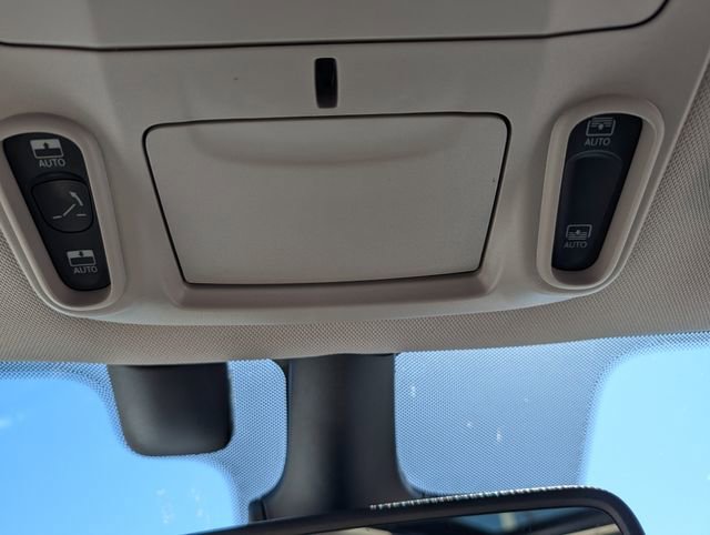 Used 2020 Chrysler Pacifica Limited w/ Advanced Safetytec Group FWD image 40