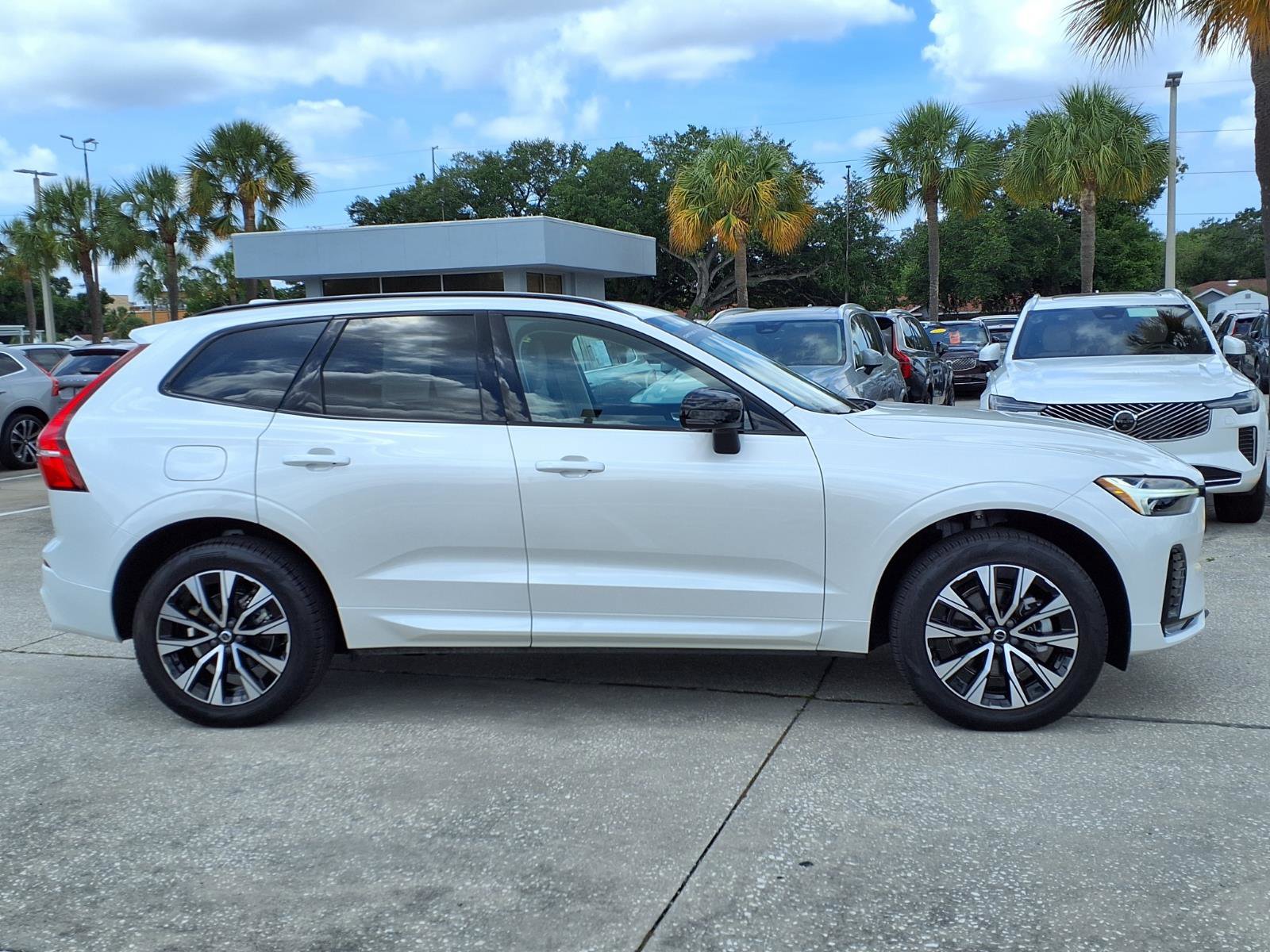 Certified 2025 Volvo XC60 B5 Core w/ Protection Package AWD/4WD image 8