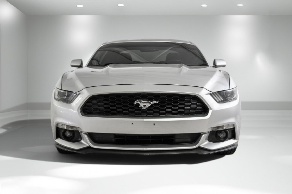Used 2016 Ford Mustang Coupe w/ Equipment Group 051A RWD image 4