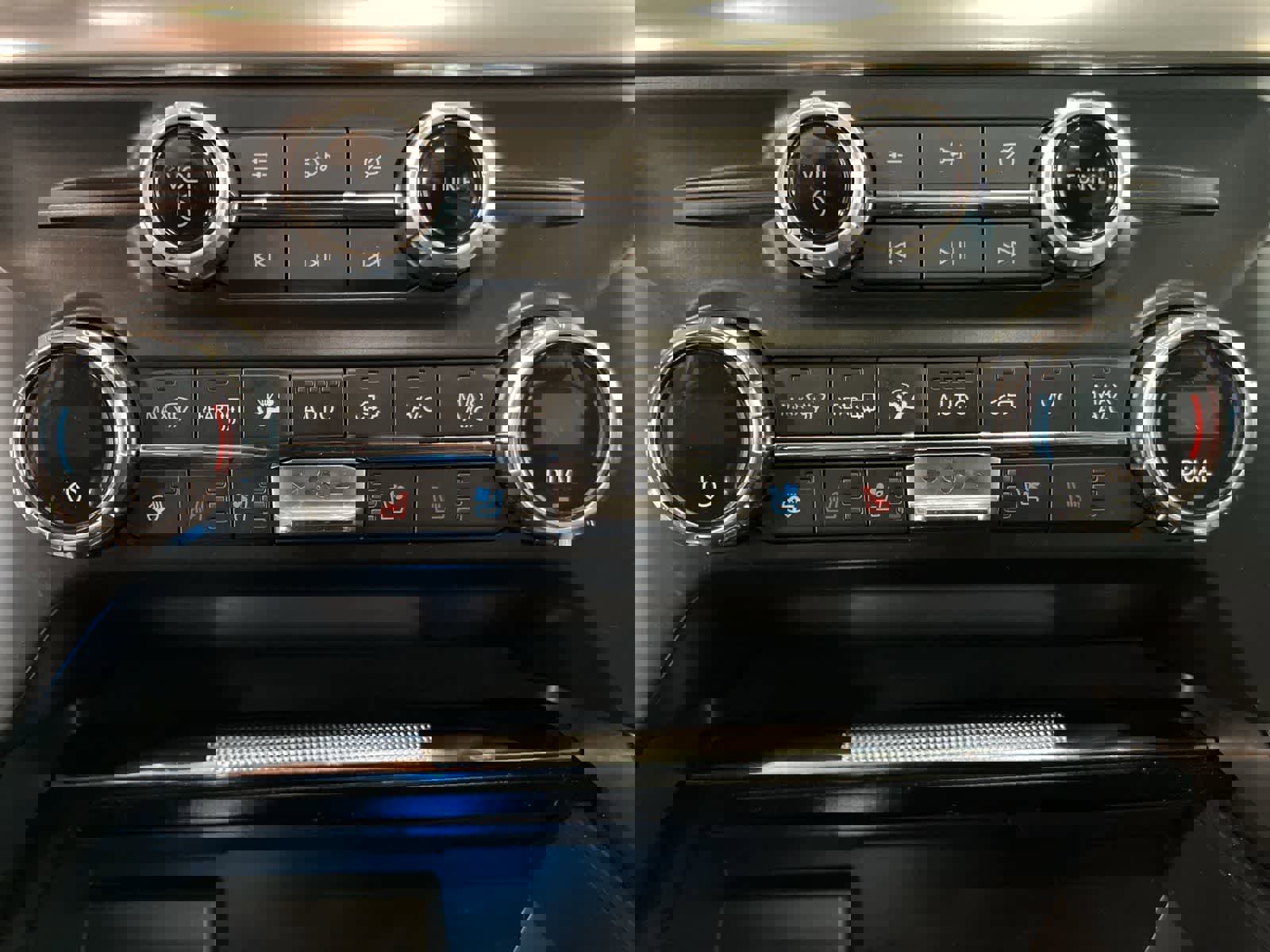 Used 2021 Ford F150 Lariat w/ Equipment Group 502A High image 25