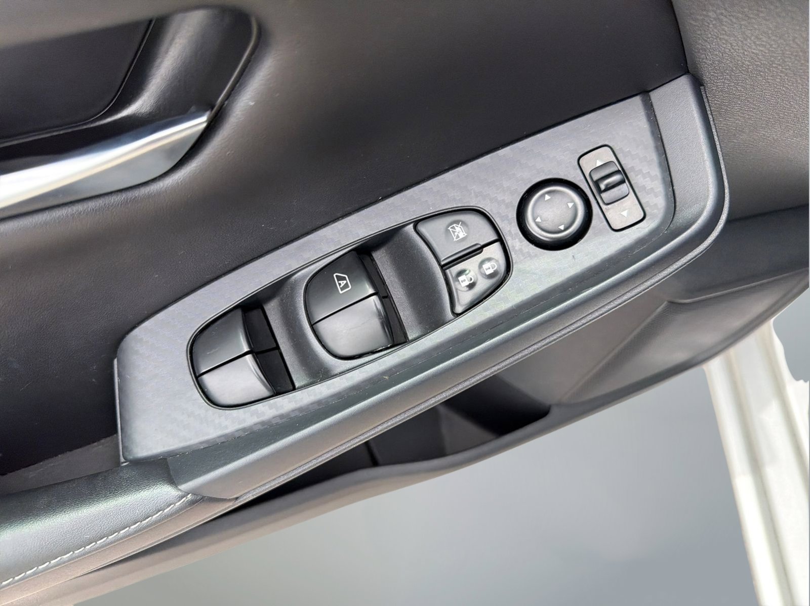 Certified 2021 Nissan Sentra SV FWD image 24