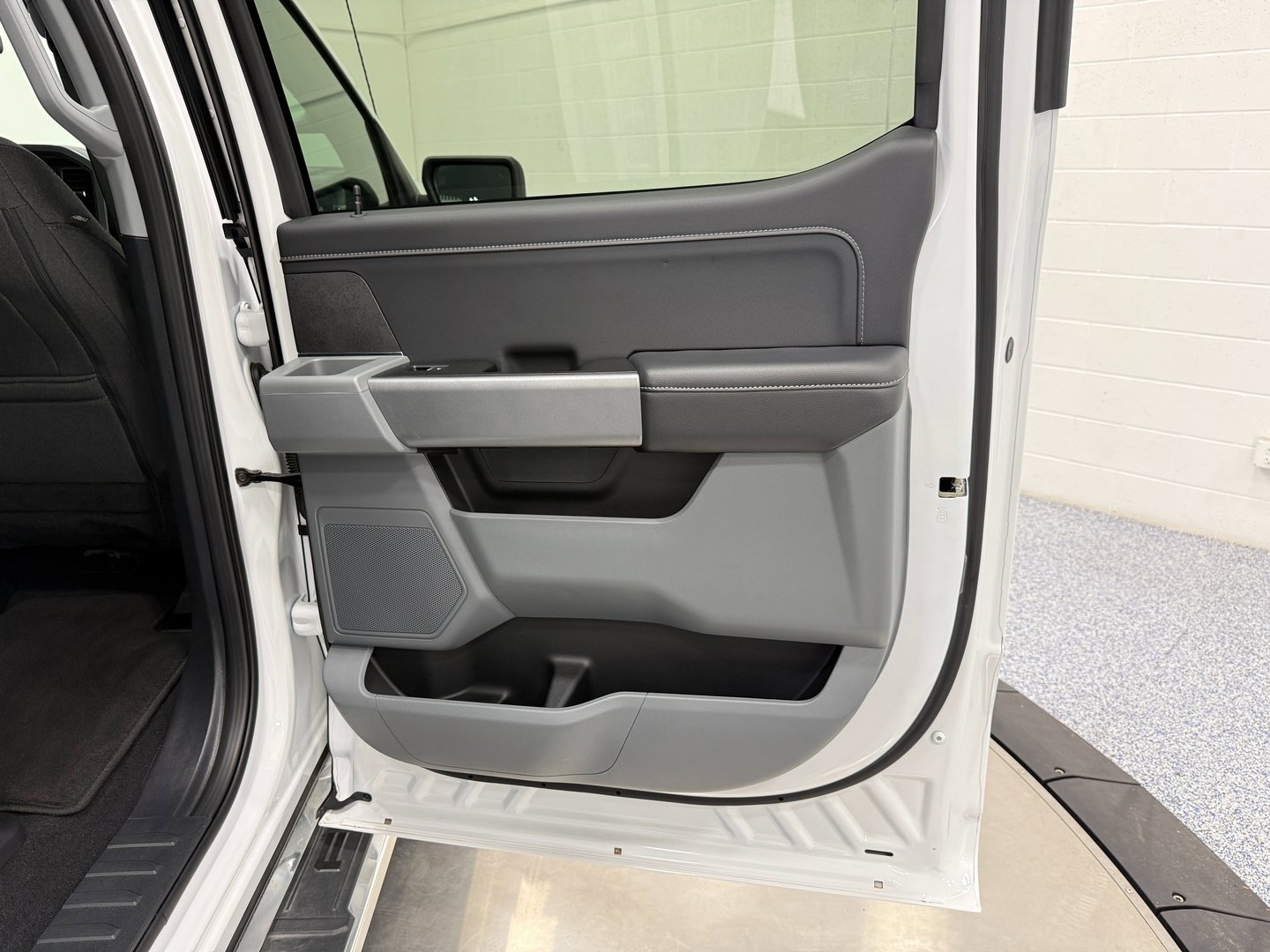 Used 2024 Ford F150 XLT w/ Mobile Office Package image 35