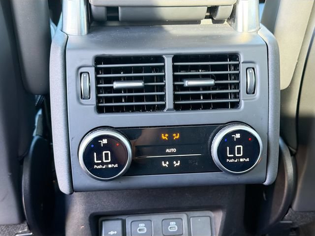 Used 2025 Land Rover Discovery Metropolitan Edition AWD/4WD image 21
