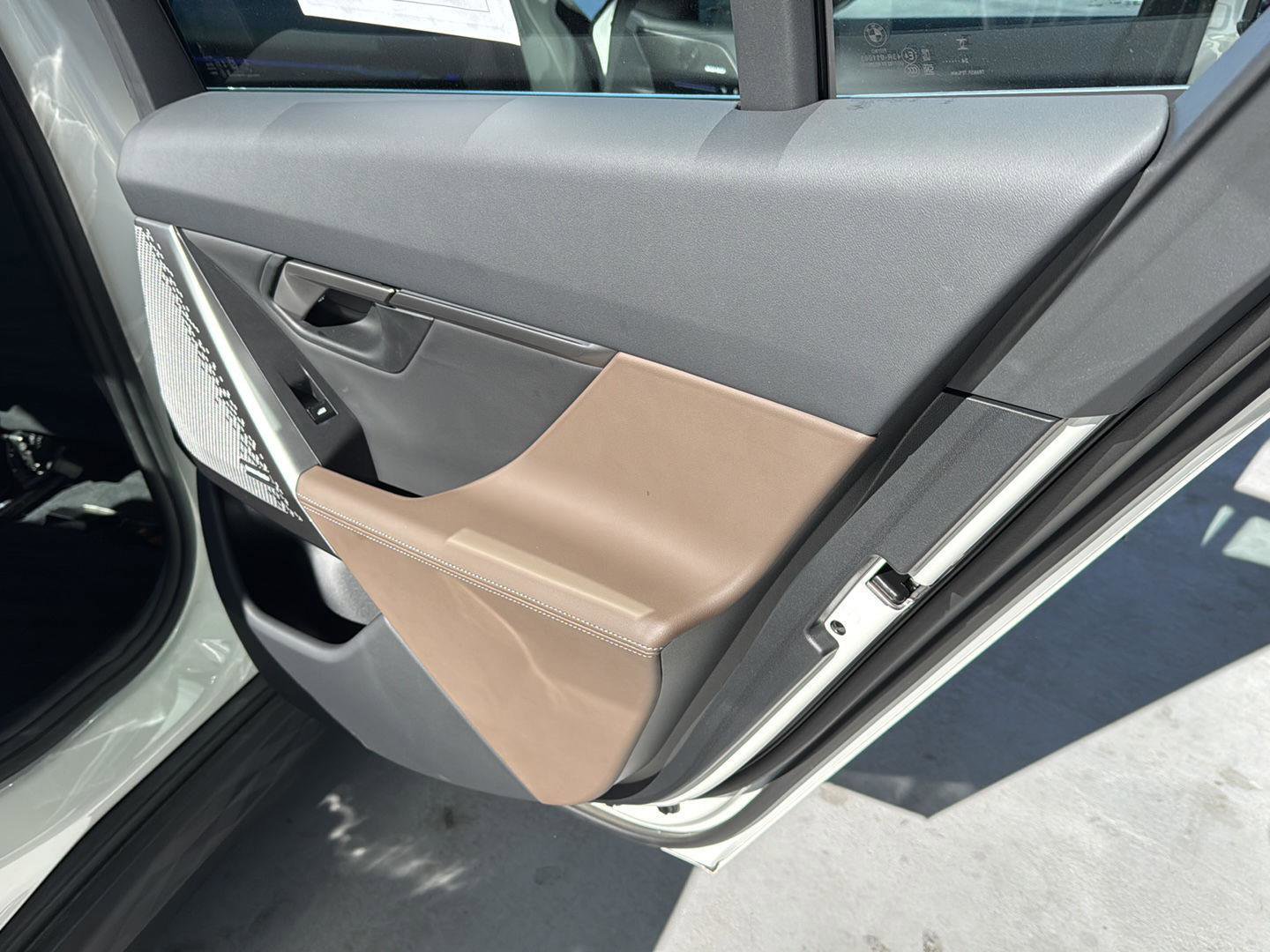 Certified 2025 BMW 530i w/ Premium Package image 13