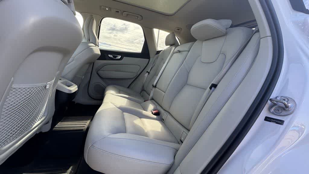 Used 2023 Volvo XC60 B5 Plus w/ Climate Package AWD/4WD image 14