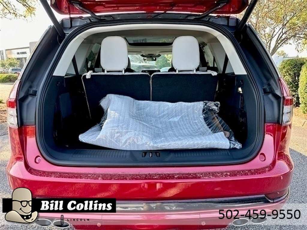 New 2025 Lincoln Aviator AWD w/ Jet Appearance Package image 7