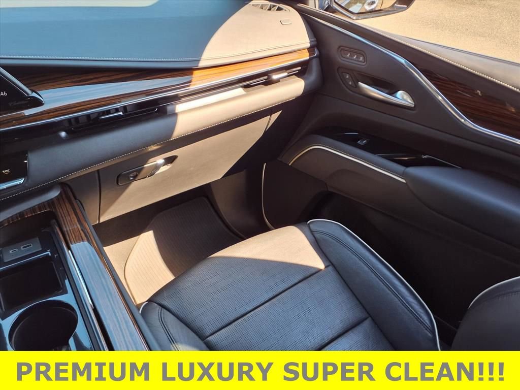 Used 2021 Cadillac Escalade Premium Luxury w/ Performance Package image 11