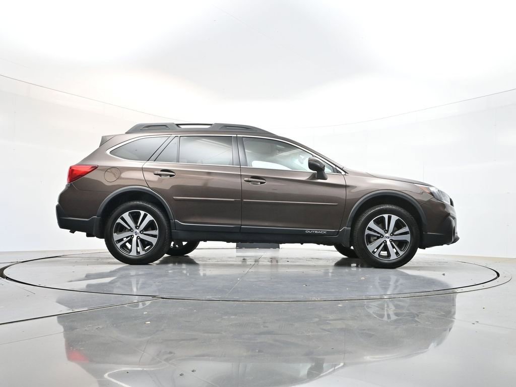 Used 2019 Subaru Outback 3.6R Limited w/ Popular Package #2 AWD/4WD image 39