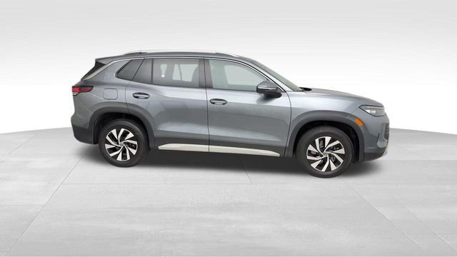 Certified 2025 Volkswagen Tiguan S AWD/4WD image 10