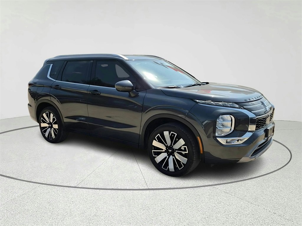New 2025 Mitsubishi Outlander SEL image 3
