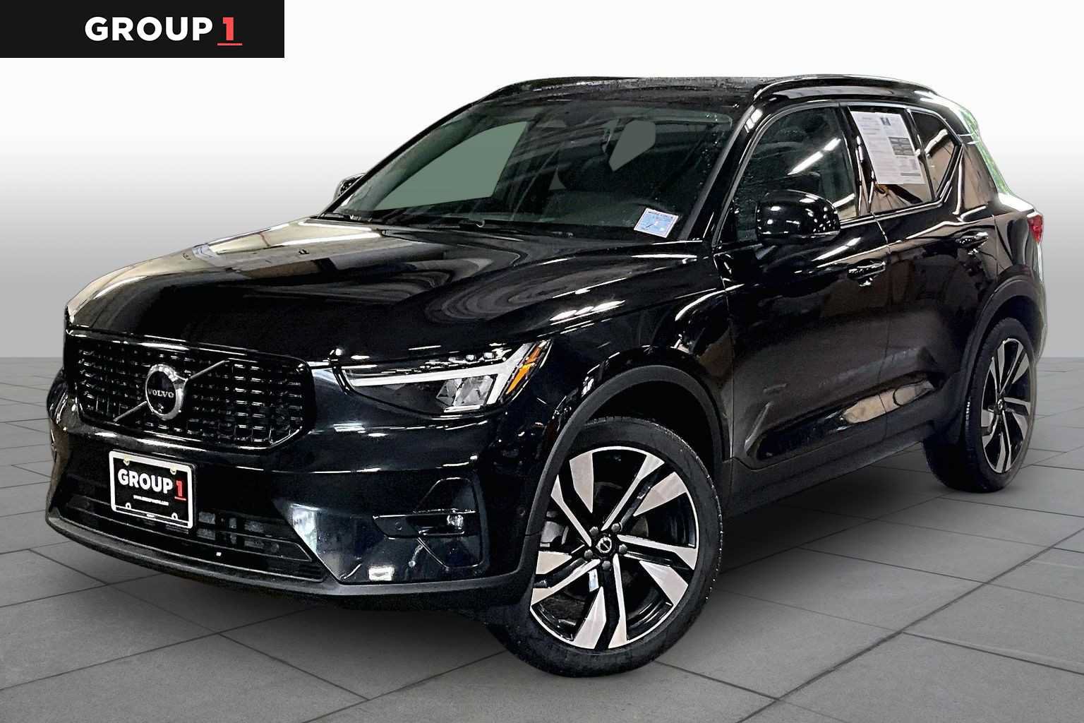 Used 2024 Volvo XC40 B5 Plus w/ Climate Package AWD/4WD image 1