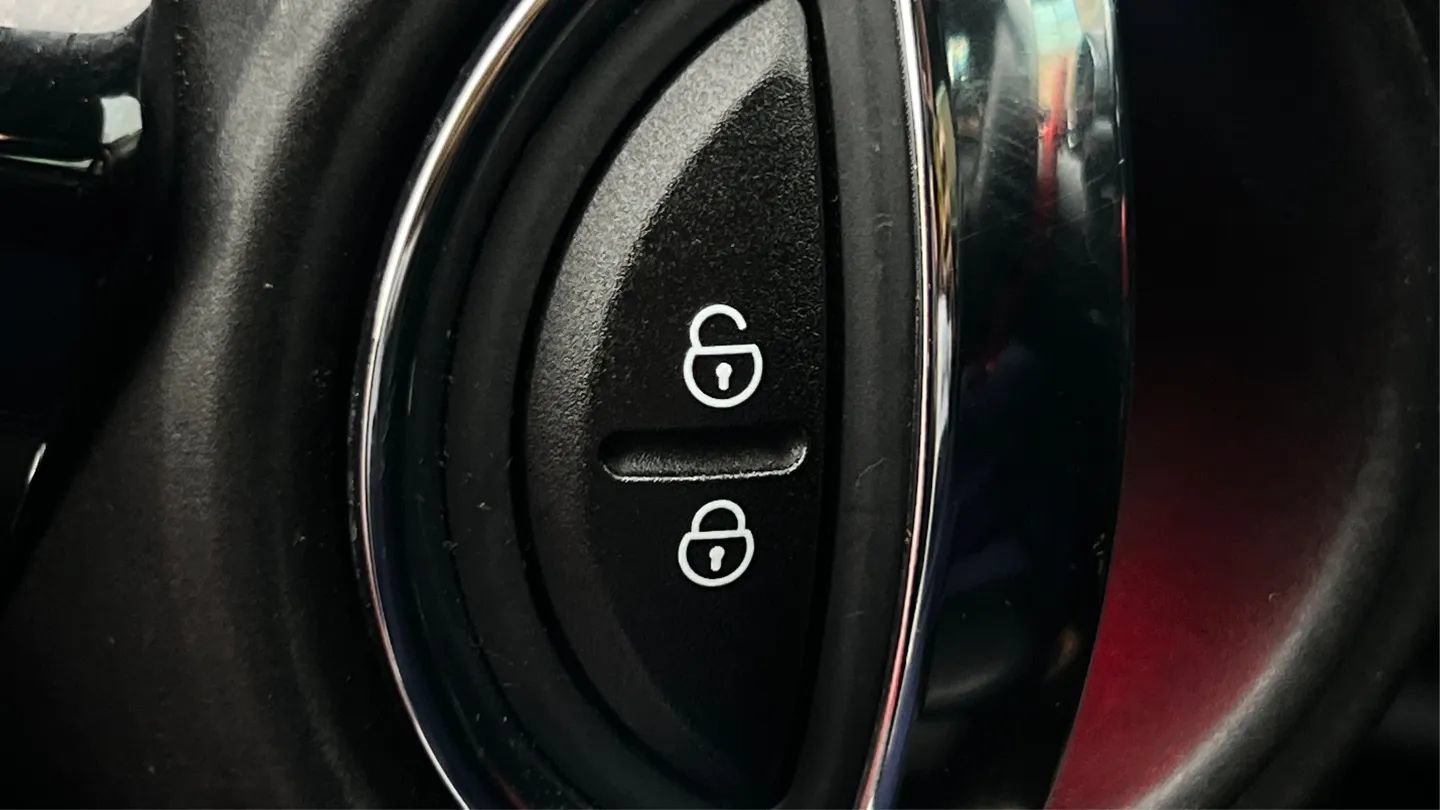 Used 2019 MINI Cooper S FWD image 38