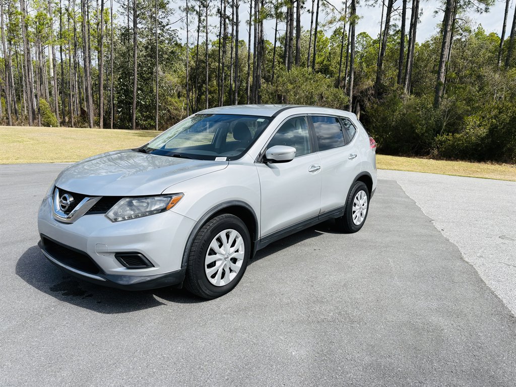 Used 2015 Nissan Rogue S image 1
