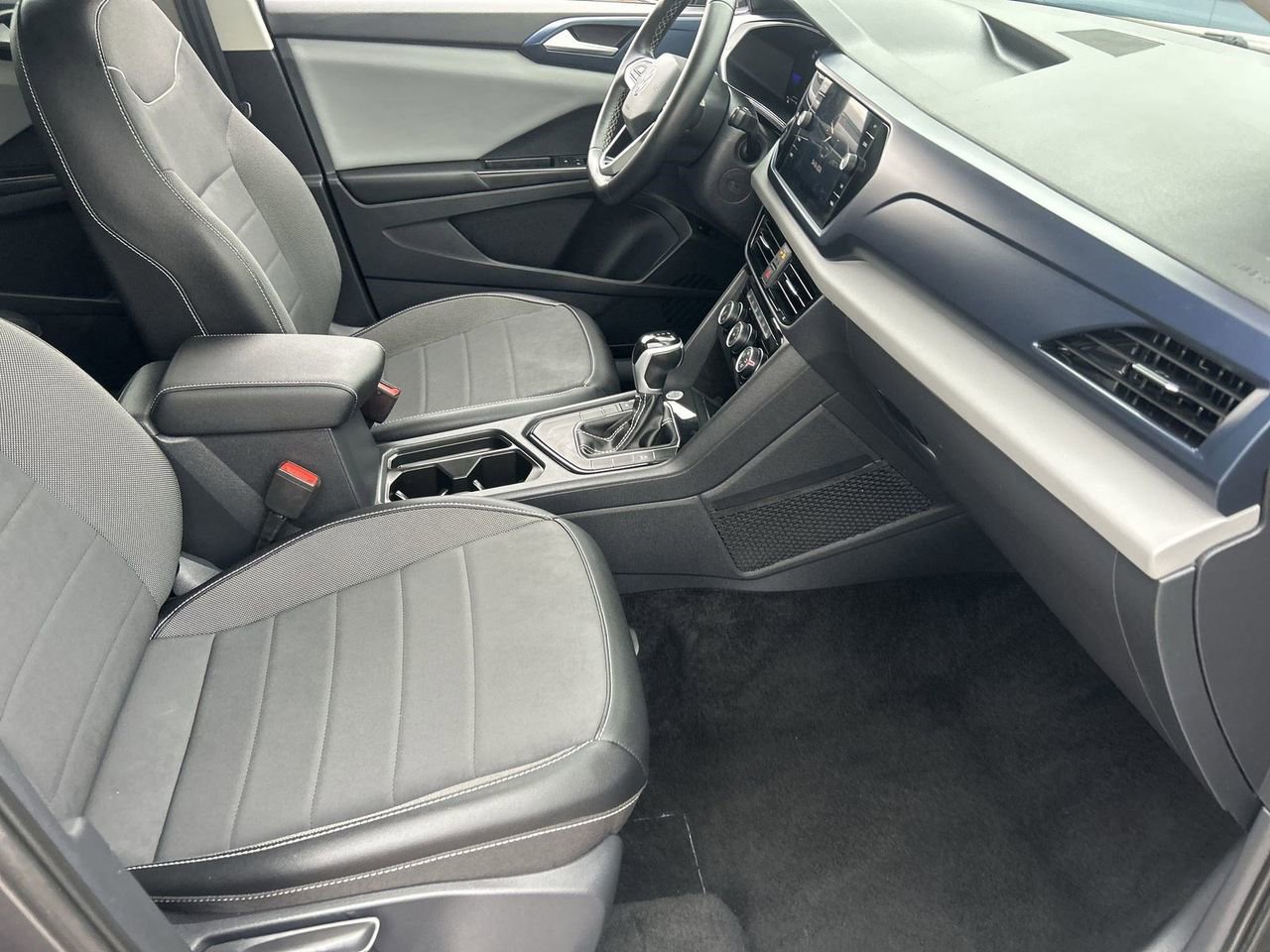 Used 2023 Volkswagen Taos SE image 8