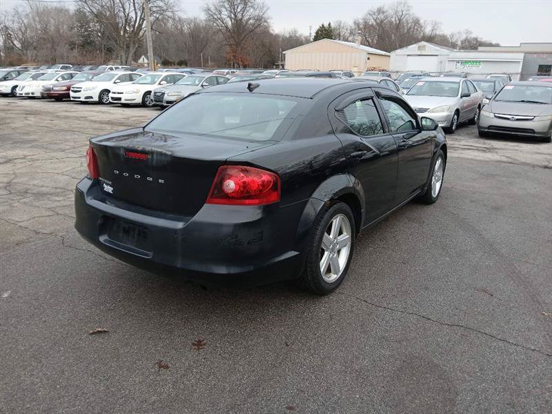 Used 2011 Dodge Avenger Mainstreet FWD image 4