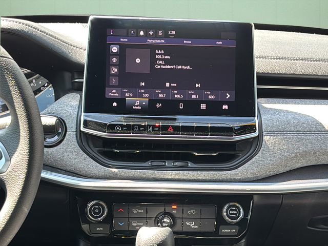 Used 2024 Jeep Compass Sport image 23