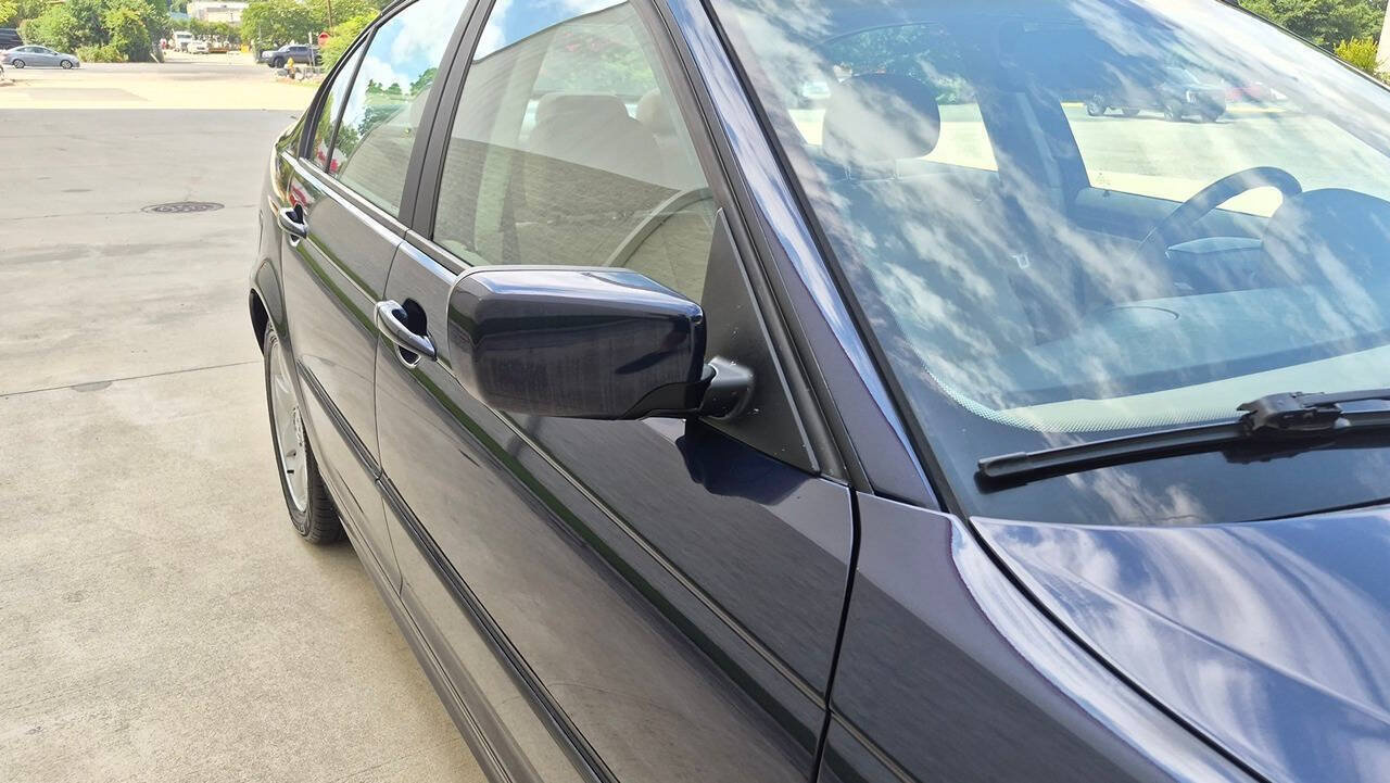 Used 2004 BMW 325xi Sedan AWD/4WD image 28