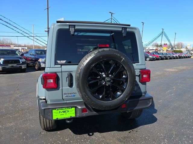 Used 2025 Jeep Wrangler Unlimited Sahara w/ Safety Group AWD/4WD image 5