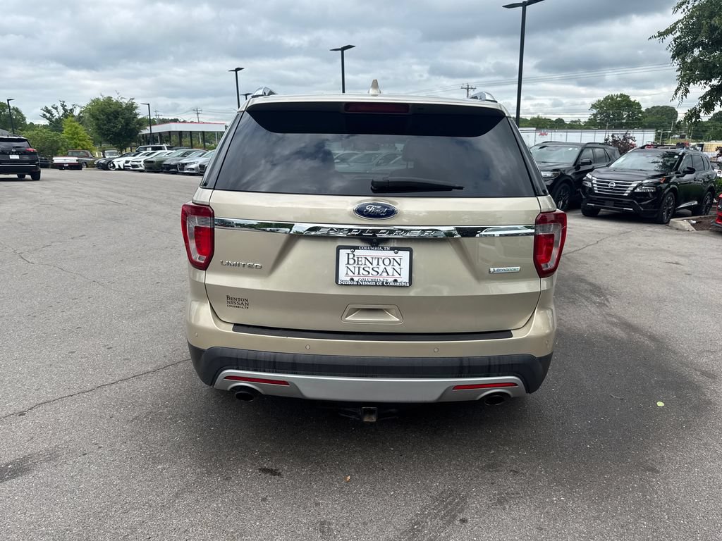 Used 2017 Ford Explorer Limited w/ Equipment Group 301A FWD image 5