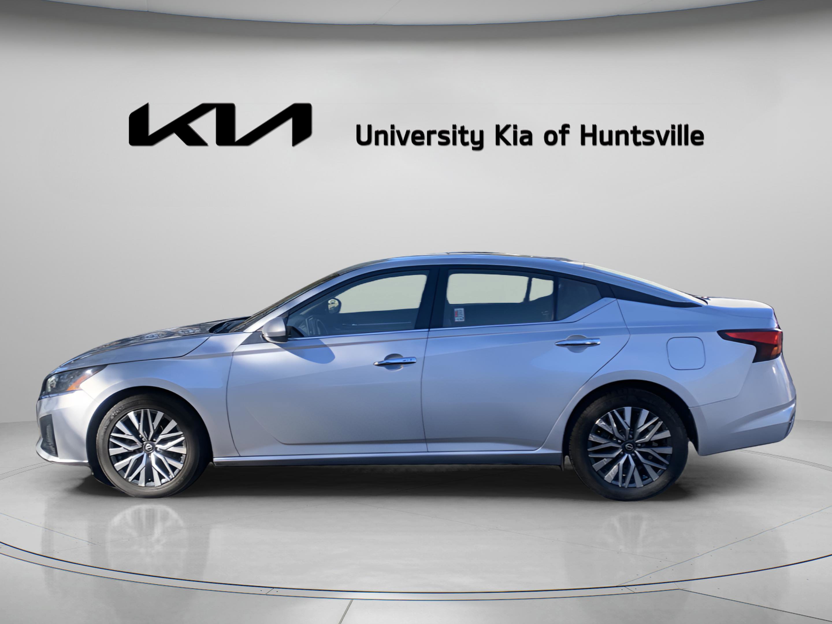 Used 2023 Nissan Altima 2.5 SV image 4