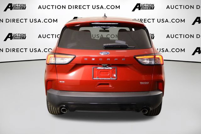 Used 2022 Ford Escape SE w/ SE Sport Appearance Package FWD image 3