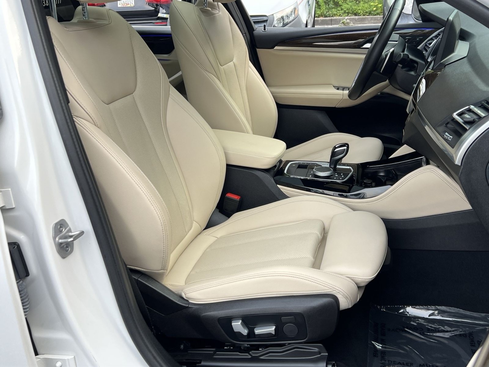 Used 2023 BMW X4 xDrive30i w/ Parking Assistance Package AWD/4WD image 33