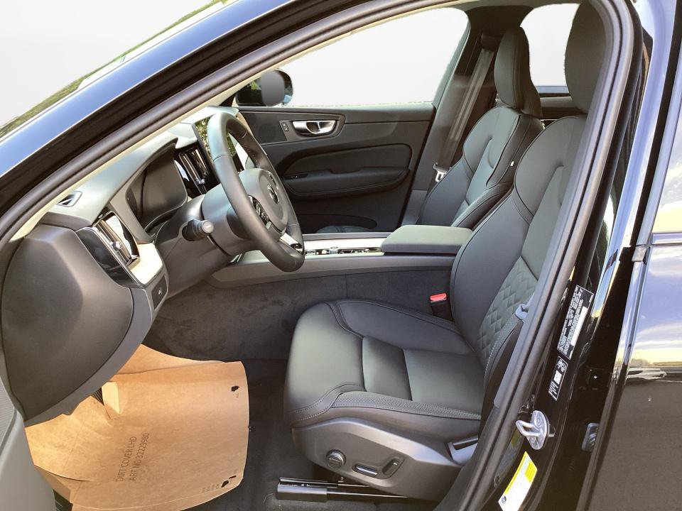 New 2027 Volvo XC60 B5 Core AWD/4WD image 9