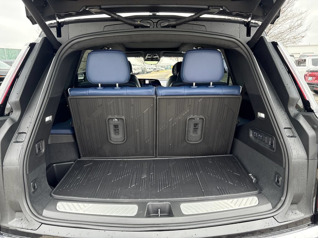 New 2026 Cadillac Vistiq Premium Luxury w/ LPO, Floor Liner Package AWD/4WD image 45