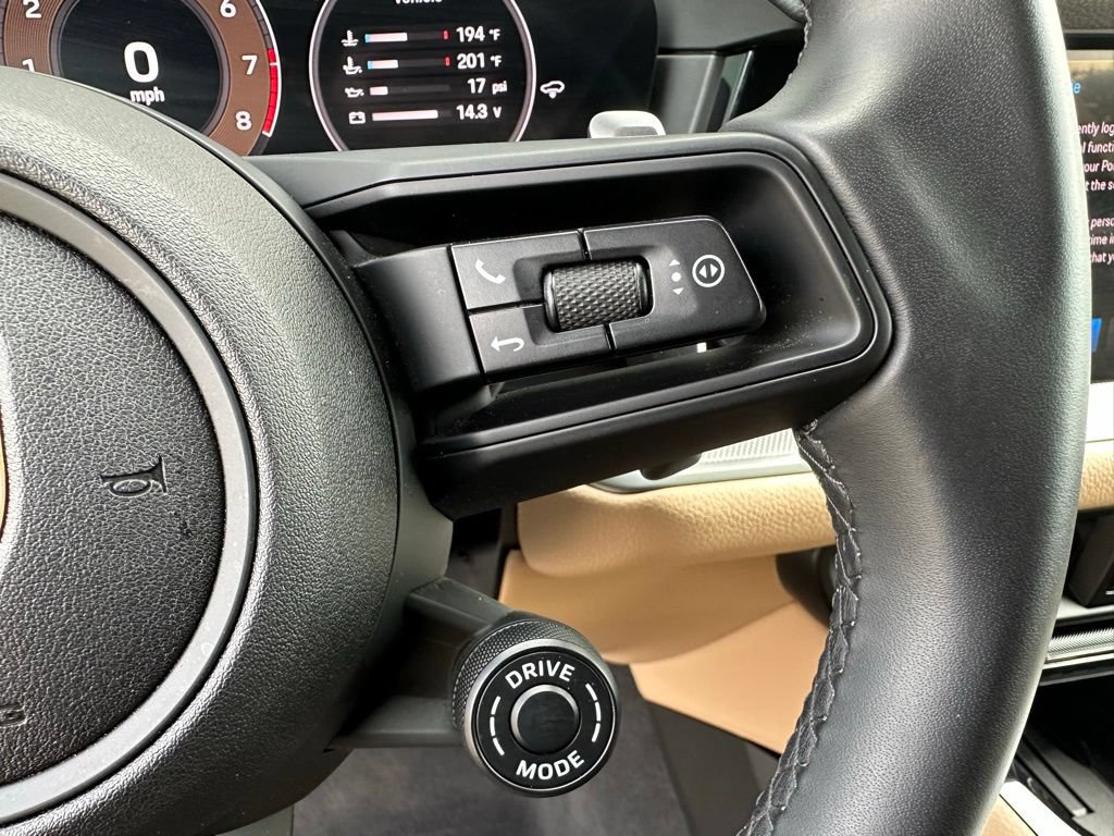 Certified 2025 Porsche Cayenne S AWD/4WD image 27