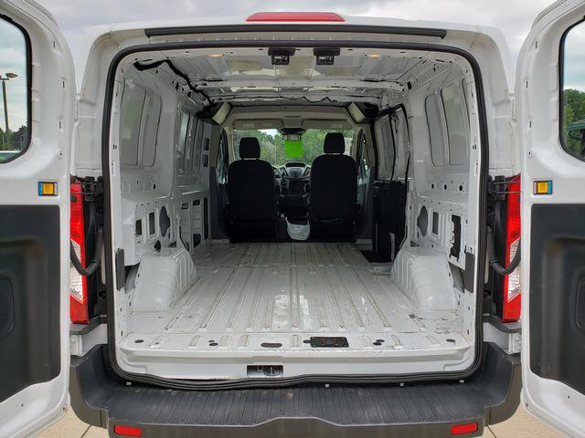 Used 2016 Ford Transit 250 130 Low Roof RWD image 5
