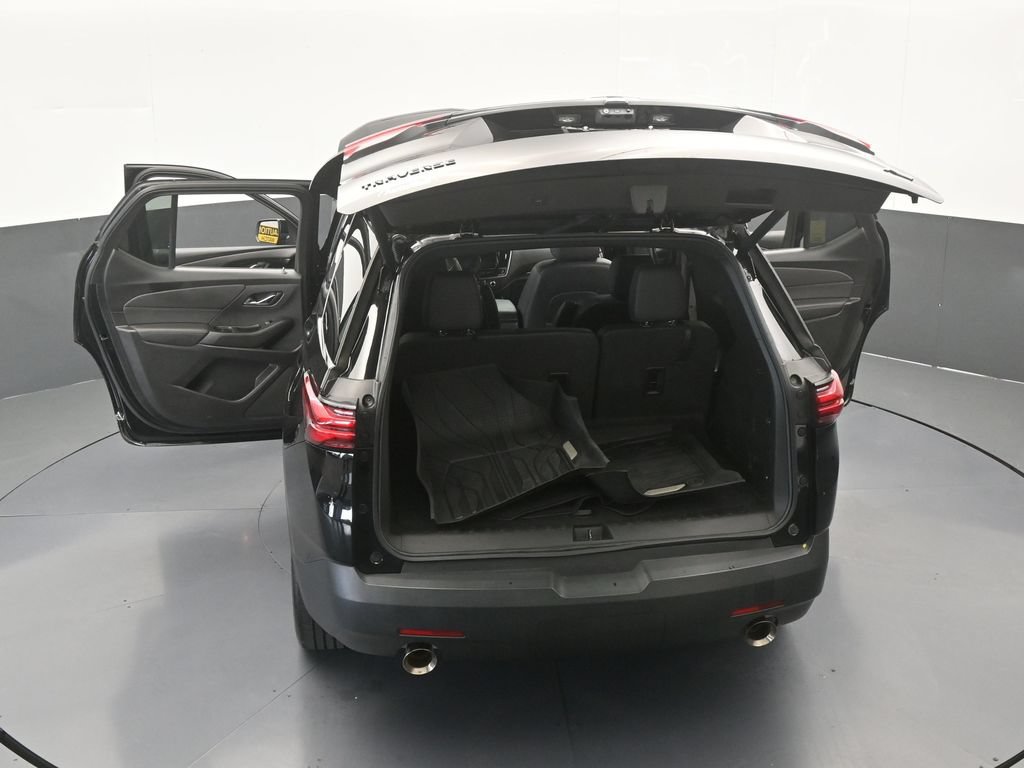 Used 2023 Chevrolet Traverse RS FWD image 79