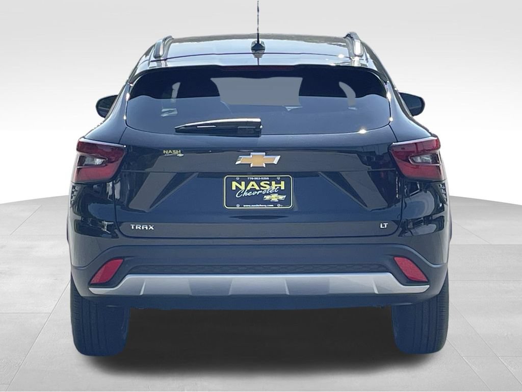 New 2026 Chevrolet Trax LT w/ LT Convenience Package FWD image 4