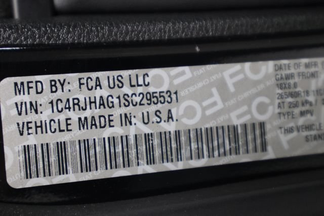 Used 2025 Jeep Grand Cherokee Altitude AWD/4WD image 35