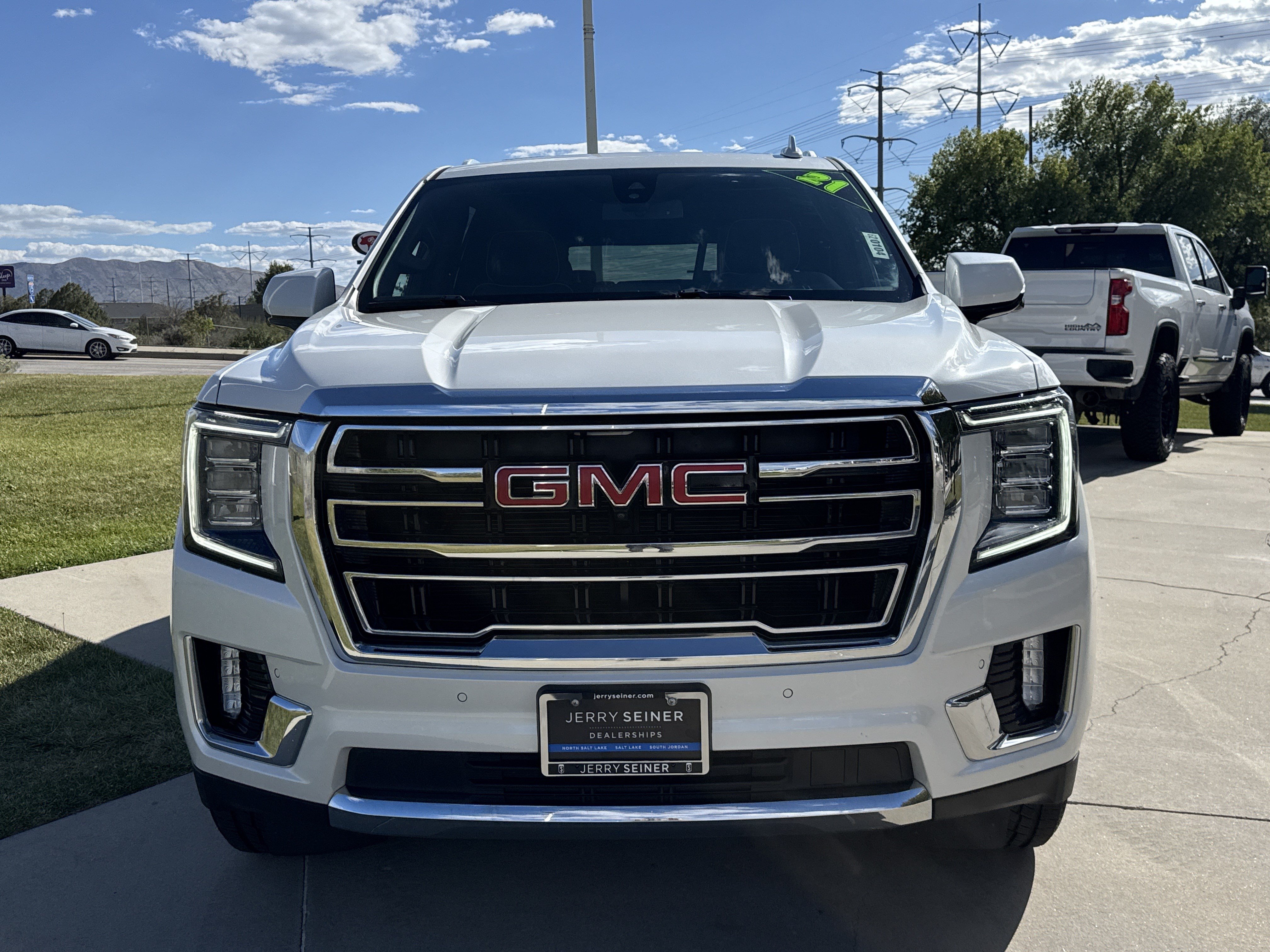 Used 2021 GMC Yukon XL SLT w/ SLT Luxury Plus Package AWD/4WD image 8