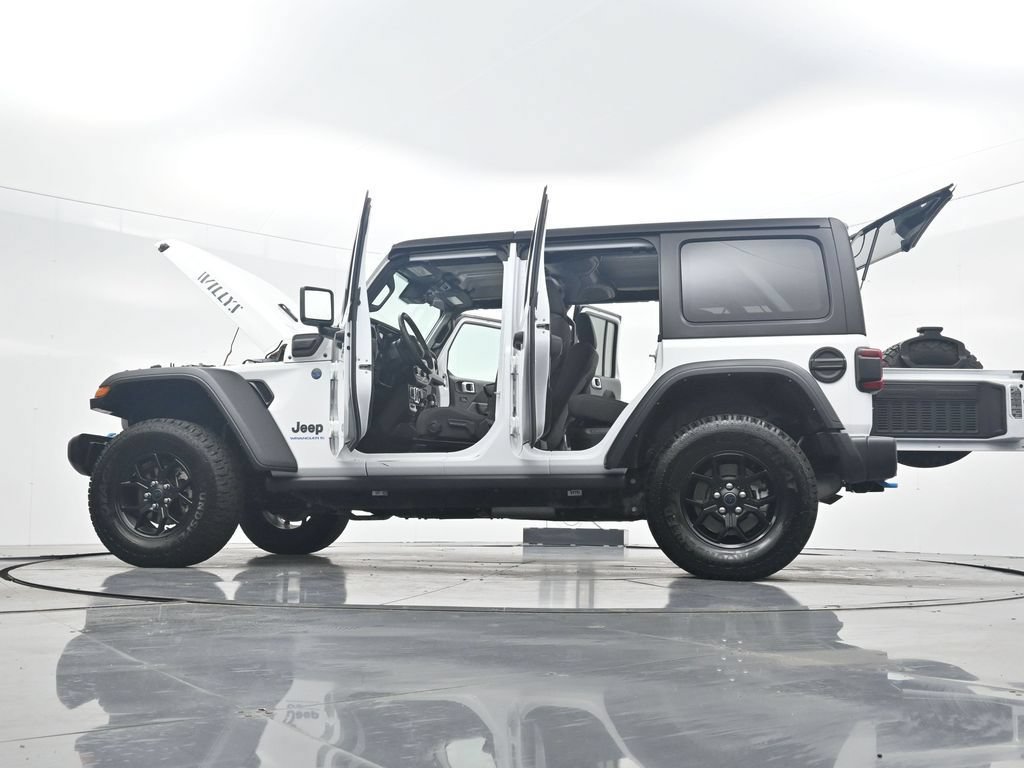 Used 2024 Jeep Wrangler Unlimited AWD/4WD image 44